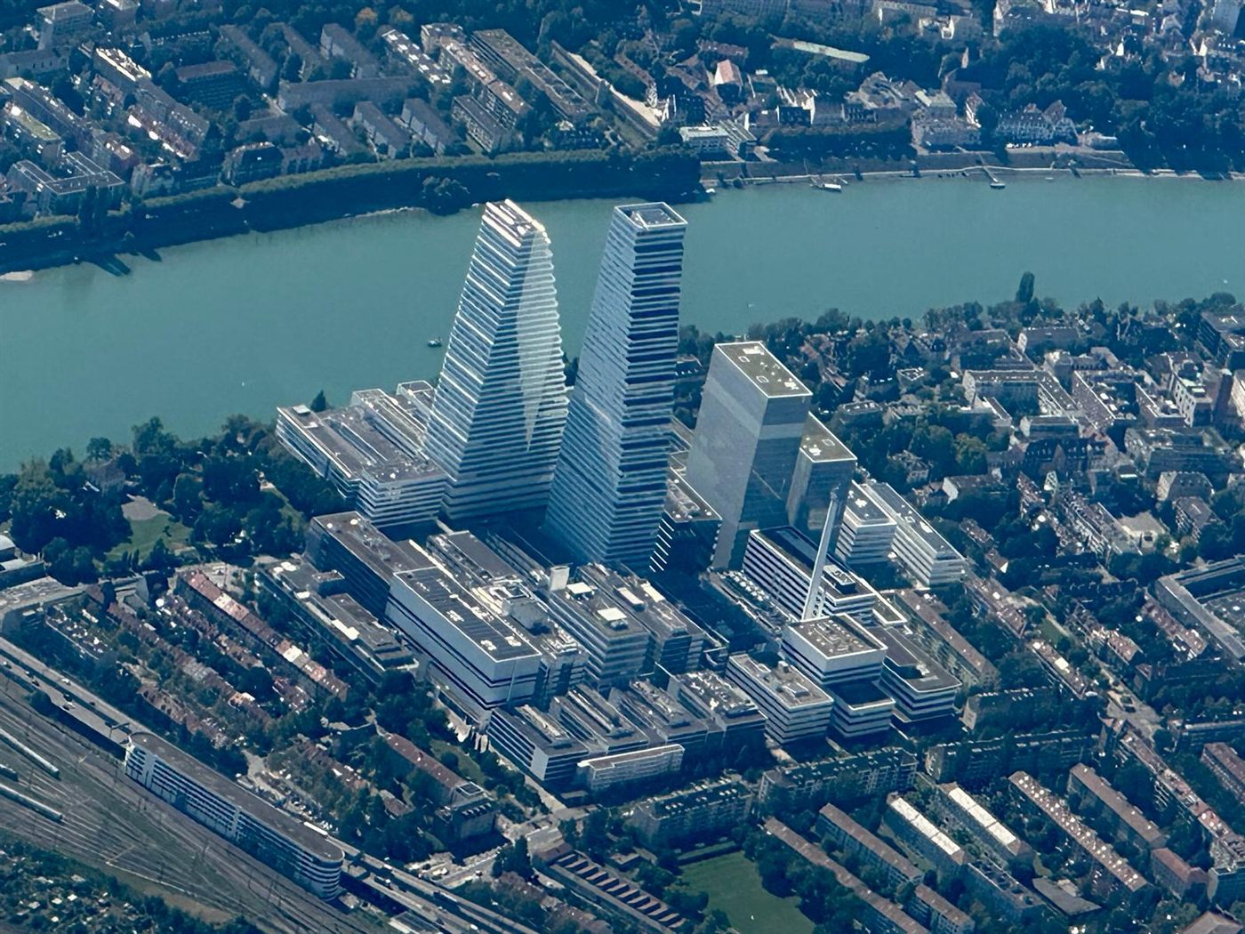 Fassadenarbeiten am Roche pRED-Areal in Basel